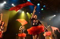 東京女子流「TOKYO GIRLS' STYLE presents LIVE PARTY 2015 -きみの▽も赤くする？-」（▽はハートマーク）の様子。