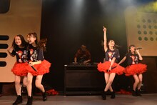 東京女子流「TOKYO GIRLS' STYLE presents LIVE PARTY 2015 -きみの▽も赤くする？-」（▽はハートマーク）の様子。