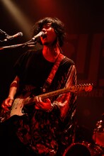 石毛輝（Vo, G, Syn / the telephones）（Photo by Takahiro Kugino）