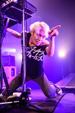 岡本伸明（Syn, Cowbell, Shriek / the telephones）（Photo by Takahiro Kugino）