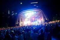 LUNKHEADの日比谷野外大音楽堂ワンマンライブの様子。 （撮影：YURI）