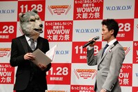 プロボクサー木村悠選手にインタビューするJean-Ken Johnny。