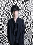 シミズコウヘイ(カラスは真っ白)