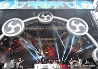 T.M.Revolution（写真提供：EPICレコードジャパン）