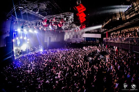 coldrain「SETLIST ELECTION LIVE 2015」の様子。