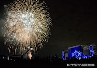 「イナズマロック フェス 2015」1日目の会場の様子。（写真提供：EPICレコードジャパン）