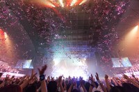 9月26日に行われた「シド 女限定ツアー2015“乙魂 -otodama-”」ファイナル公演の様子。（撮影：今元秀明）