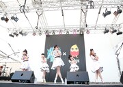 風神STAGEに登場したDoll☆Elements。（写真提供：EPICレコードジャパン）