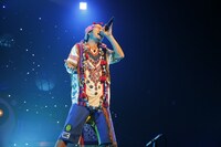 遊助（写真提供：ソニー・ミュージックレコーズ）