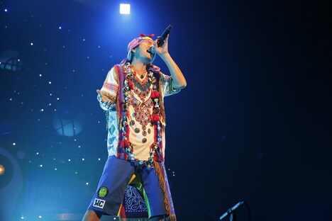 遊助（写真提供：ソニー・ミュージックレコーズ）