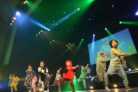 「ベジベジポリス大作戦」のパフォーマンスの様子。（写真提供：SDR）