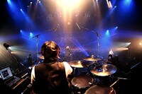 MY FIRST STORY「WE ARE NOT ALONE TOUR 2015」東京・Zepp Tokyo公演の様子。（Photo by Kohei Suzuki）