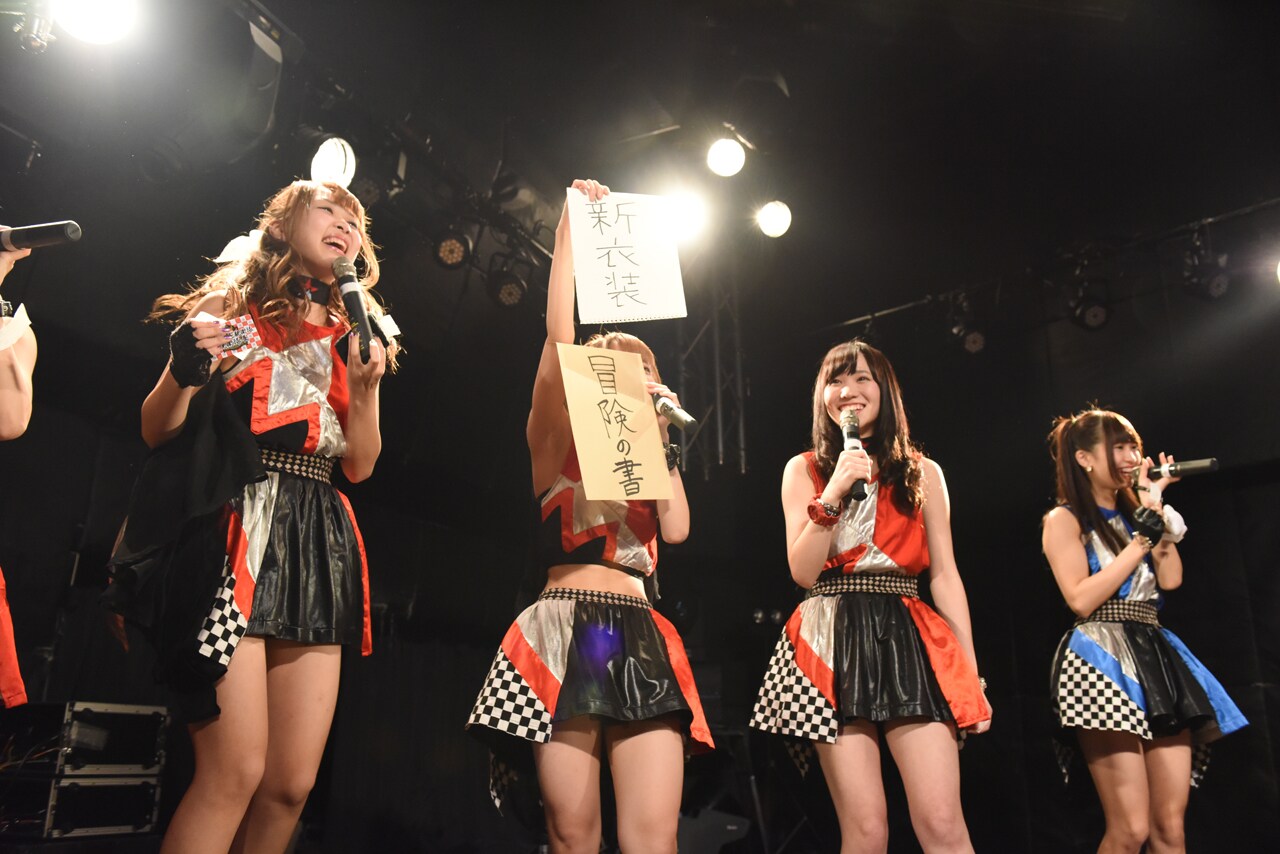 クエストをクリアし新衣装を獲得したひろしまMAPLE★S。