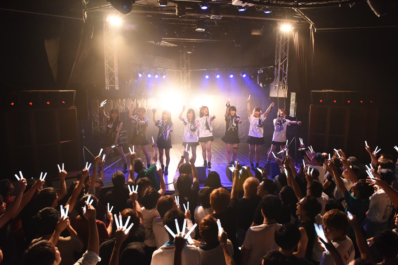 「HIROSHIMA MAPLE★S 2nd LIVE TOUR 2015-2016“P(L/R)AYERS”」東京公演の様子。