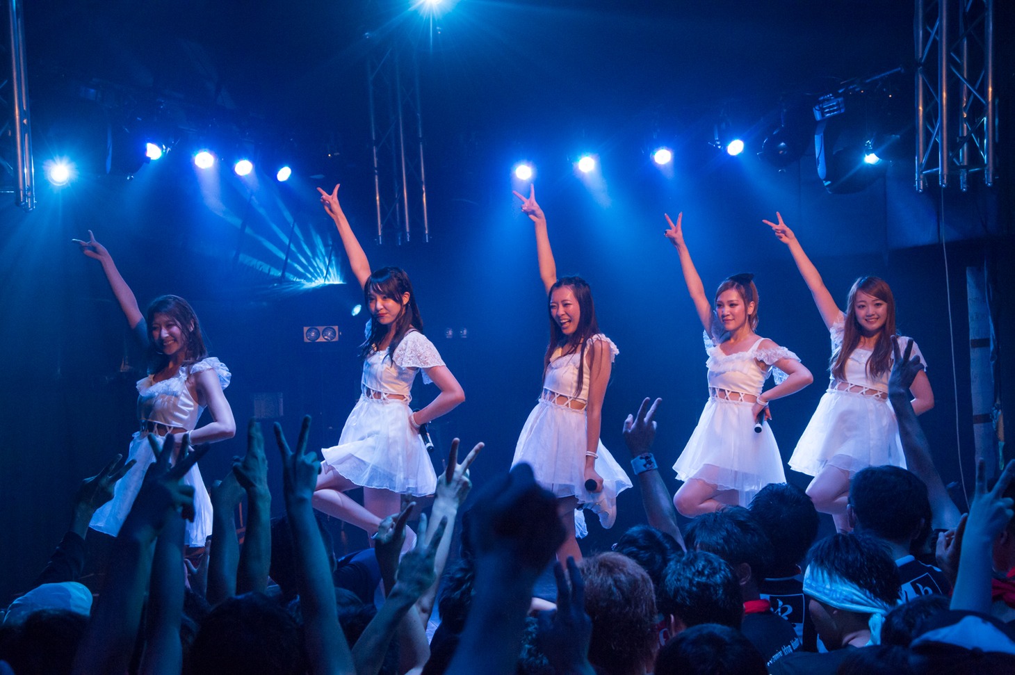 「しず風＆絆～KIZUNA～ THE LAST LIVE @TOKYO ～偽りのさ・よ・な・ら～」の様子。