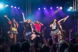 「しず風&絆~KIZUNA~ THE LAST LIVE @TOKYO ~偽りのさ・よ・な・ら~」の様子。