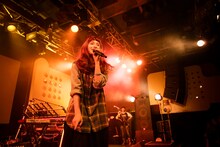 「トミタ栞 もしも WORLD TOUR 2015 in JAPAN」の様子。（Photo by Saburo Yoneyama［SignaL］）