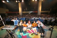 「トミタ栞 もしも WORLD TOUR 2015 in JAPAN」アンコールの様子。（Photo by Saburo Yoneyama［SignaL］）