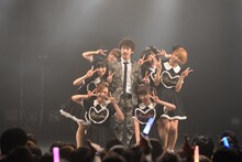 「清 竜人25 “ハネムーン▽ツアー”」最終公演の様子。