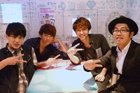 左からユースケ、リョウガ、コーイチ、鈴木拓。