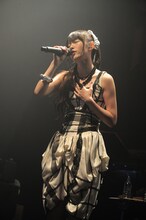 小松未可子（撮影：岡本麻衣［ODD JOB］）