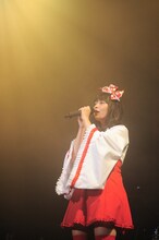 上坂すみれ（撮影：岡本麻衣［ODD JOB］）