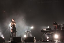 左から桐嶋ノドカ、小林武史。（撮影：藤井拓）