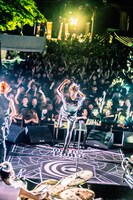 Crossfaith「第一回世界遺産巡業特別公演 ‘日光の編’」の様子。（Photo by Yusuke Kashiwazaki）