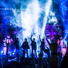 Crossfaith、世界遺産の“地獄の入り口”で「歴史に残る」熱演