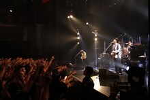 MONGOL800「MONGOL800 People People TOUR 2015」東京・新木場STUDIO COAST10月1日公演の様子。（写真提供：ハイウェーブ）