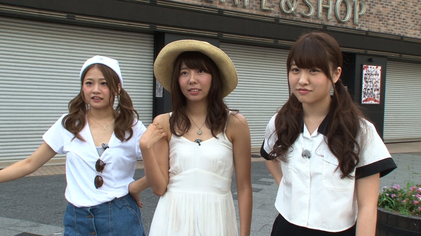 LoGiRL「AKB48Team88!!2015夏 全国横断！島田★中村★中西のTeam88ラッチ!! ～彼女たちの“ひと夏”を繋ぐロードムービー～」の番組収録の様子。(c)テレビ朝日