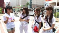 LoGiRL「AKB48Team88!!2015夏 全国横断！島田★中村★中西のTeam88ラッチ!! ～彼女たちの“ひと夏”を繋ぐロードムービー～」の番組収録の様子。Team 8の沖縄代表・宮里莉羅と「Team88ラッチ!!」の3人。(c)テレビ朝日