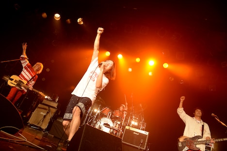 「WALK THIS WAY ～武道館なんてバカだって言われても歩いていくんだ～」の様子。