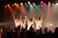 「WALK THIS WAY ～武道館なんてバカだって言われても歩いていくんだ～」の様子。