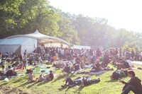 おやきステージの様子。 （写真提供：りんご音楽祭実行委員会）