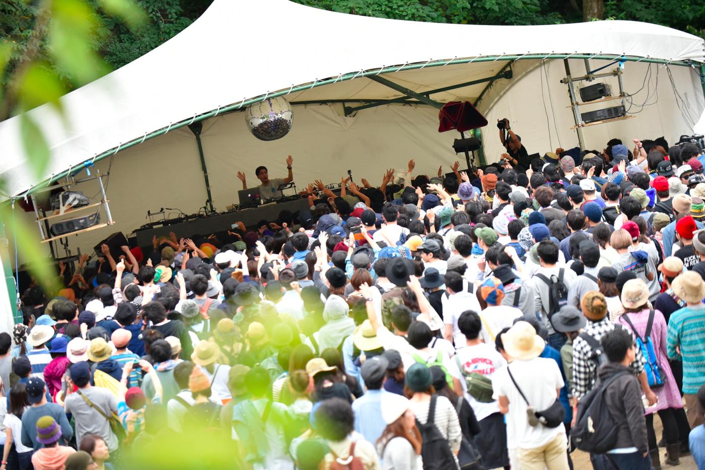 tofubeats （写真提供：りんご音楽祭実行委員会）
