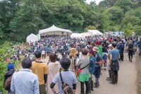 おやきステージの様子。 （写真提供：りんご音楽祭実行委員会）