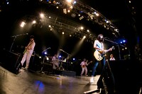 「植田真梨恵LIVE TOUR UTAUTAU vol.2」の様子。（撮影：竹谷さくら）