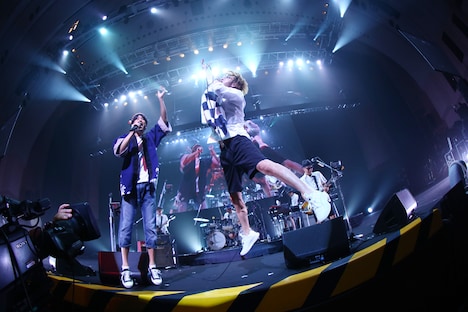 ABEDONのライブの様子。（撮影：山本倫子）