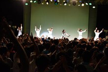 アイドルネッサンス「1stワンマンライブ エビスではじまるネッサンス!!」の様子。（撮影：石垣星児［BLOCKBUSTER］）
