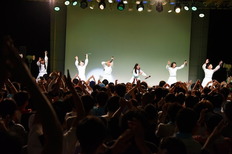 アイドルネッサンス「1stワンマンライブ エビスではじまるネッサンス!!」の様子。（撮影：石垣星児［BLOCKBUSTER］）