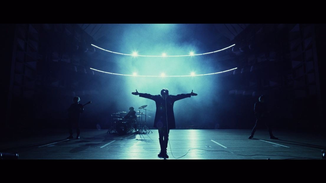 ONE OK ROCK「The Way Back -Japanese Ver.-」MVのワンシーン。