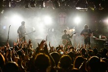 ドラマチックアラスカ「アラスカナイズワンマンツアー 2015『シティーポップをはじめよう』」大阪公演の様子。（撮影：橋本塁）