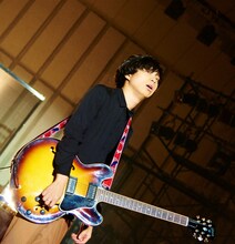 尾崎世界観（クリープハイプ）