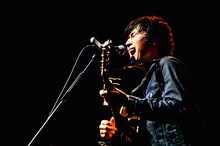 永田佳之（Vo, G）（撮影：浜野カズシ）