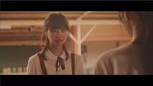 乃木坂46「今、話したい誰かがいる」MVのワンシーン。