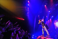 「TETSUYA LIVE 2015 "THANK YOU"」の様子。（撮影：今元秀明）