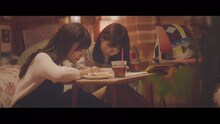 乃木坂46「今、話したい誰かがいる」MVのワンシーン。