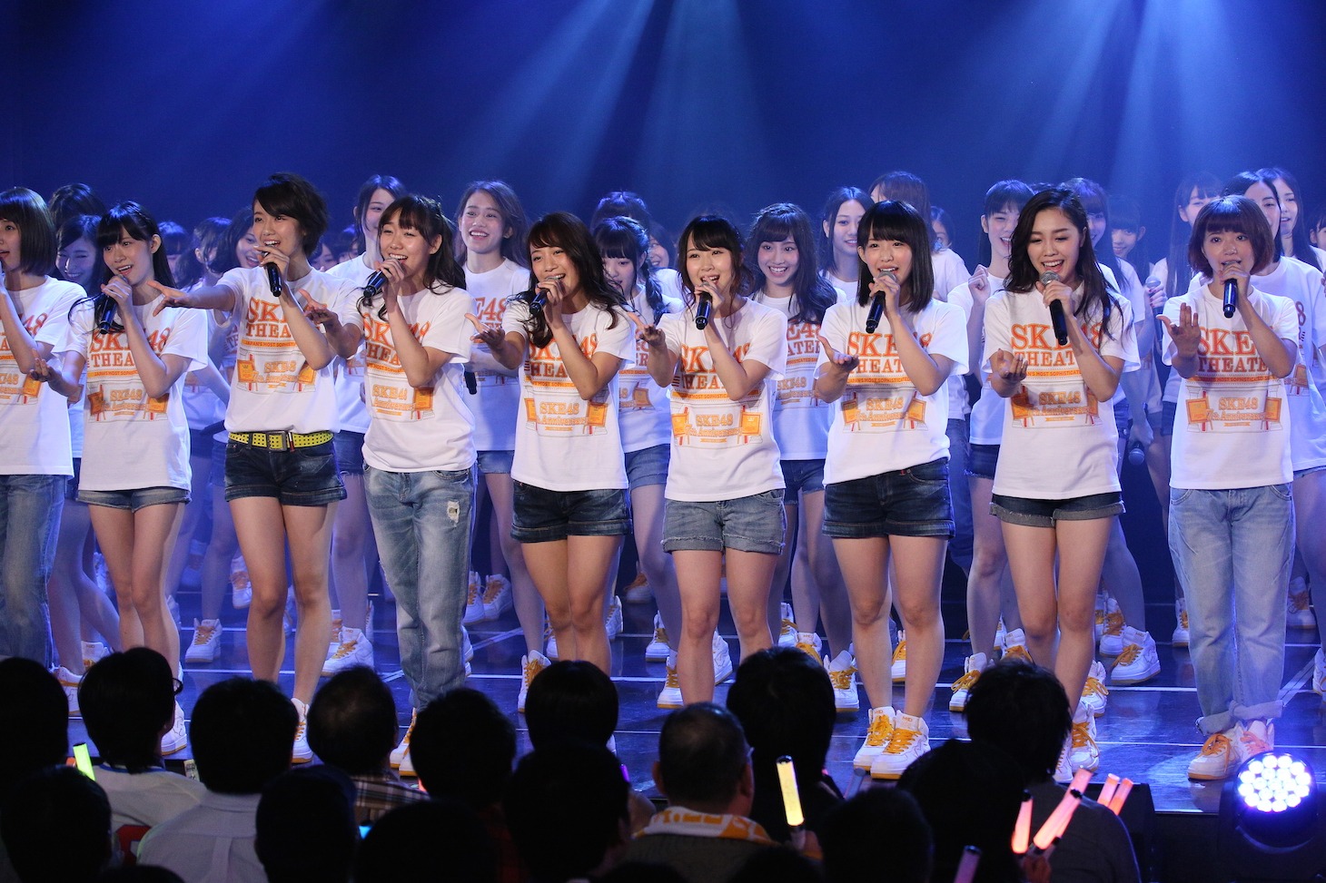 劇場デビュー7周年記念公演の様子。(c)AKS