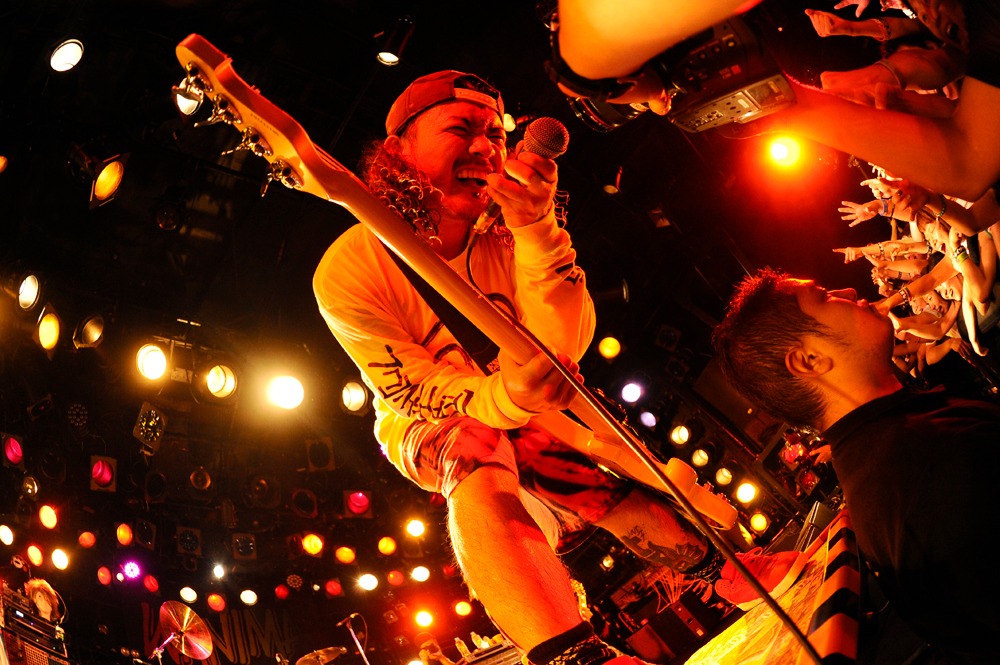 松本健太（Vo, B） （Photo by Yuji Honda ）